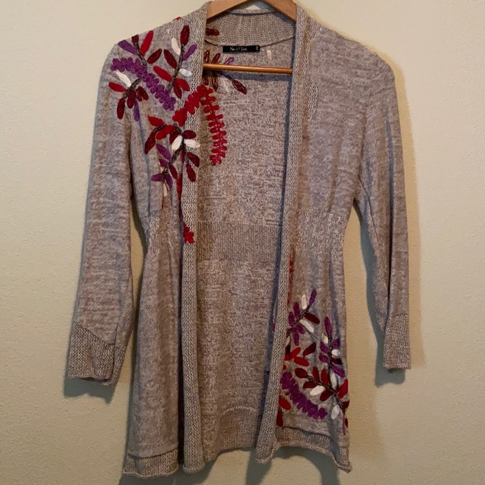 Knit cardigan with gorgeous embroidered detail